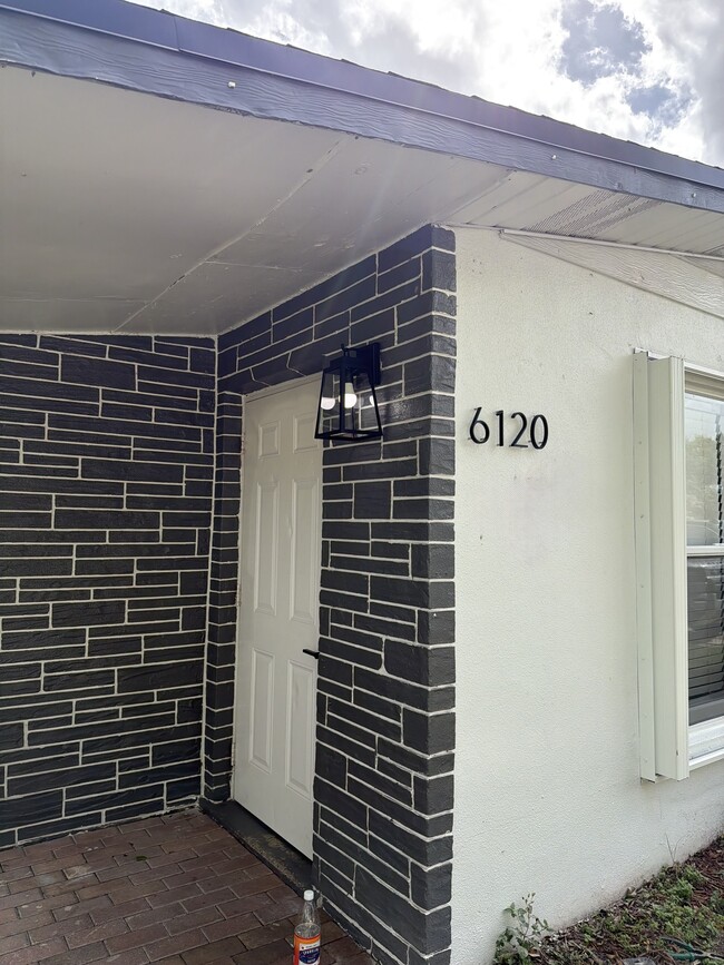 property at 6120 SW 38th St