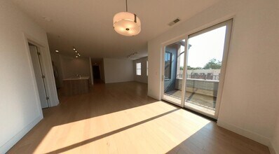 1121 Greenleaf Ave in Wilmette, IL - Building Photo - Building Photo