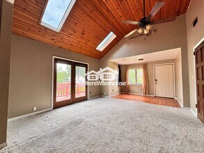 612 E Hughes Ave in Des Moines, IA - Building Photo - Building Photo