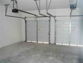 625 NE 191st Terrace-Unit -625 in Miami, FL - Building Photo - Building Photo