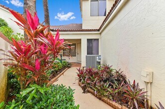 507 Sea Oats Dr in Juno Beach, FL - Building Photo - Building Photo