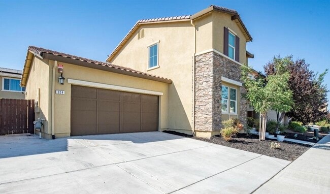 324 Jasmine Dr in Vacaville, CA - Building Photo - Building Photo