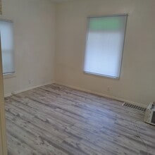 1824 N Gale Ave in Peoria, IL - Building Photo - Building Photo