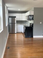 223 Meadow St in Naugatuck, CT - Building Photo - Building Photo