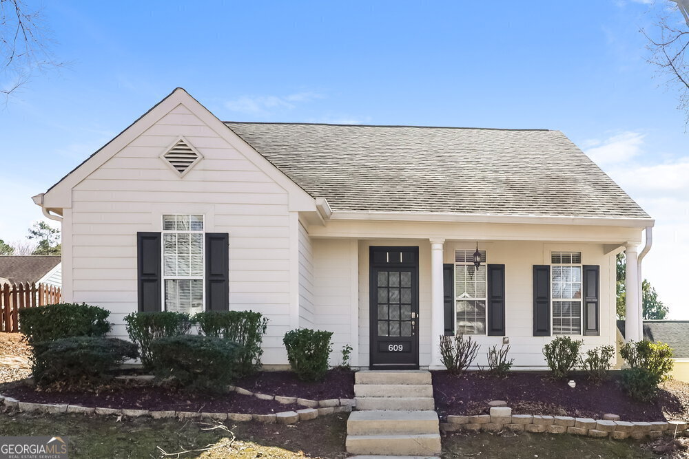 609 Brookwater Dr in Stockbridge, GA - Building Photo