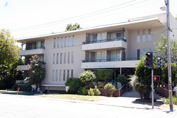 15 El Camino Real in Burlingame, CA - Building Photo