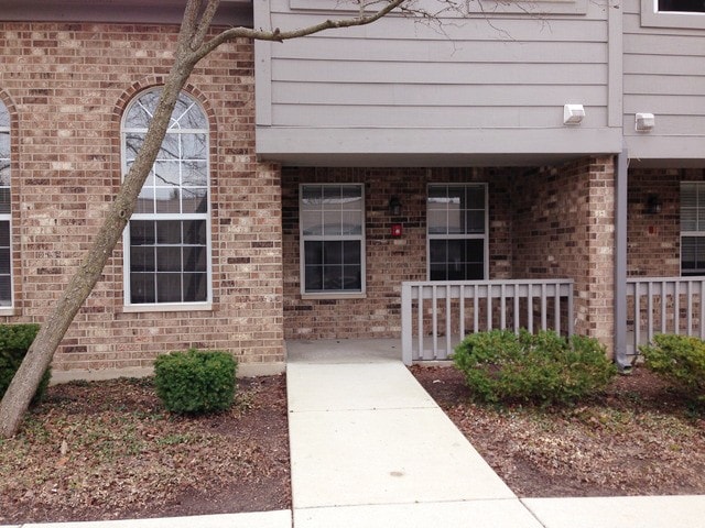 11 Foxcroft Rd, Unit 123 in Naperville, IL - Foto de edificio - Building Photo