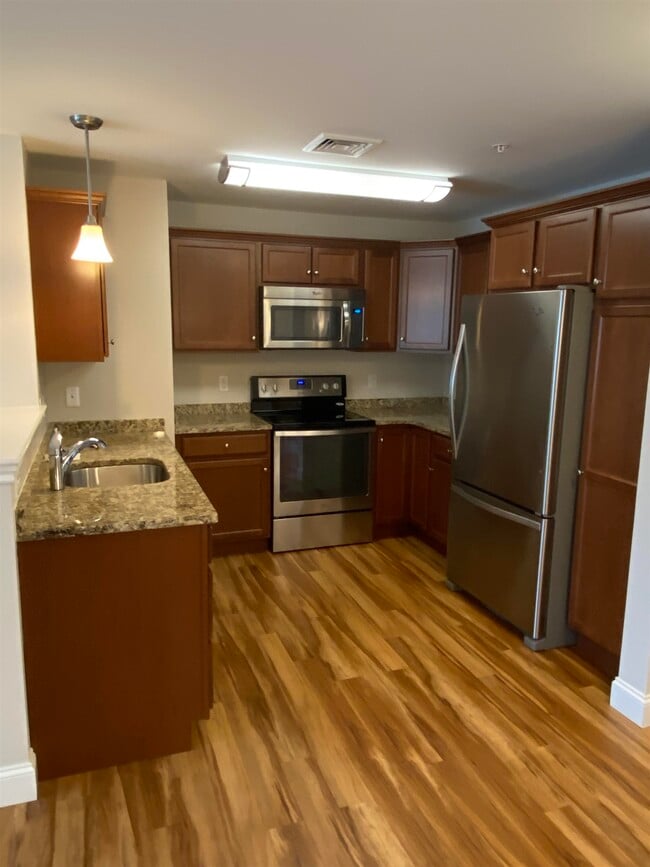 3 Furnival Rd in Nashua, NH - Building Photo - Building Photo