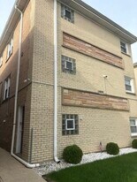 7612 W Belmont Ave in Chicago, IL - Building Photo