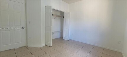 50 E 21st St, Unit 202 in Hialeah, FL - Building Photo - Building Photo