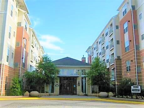 9480 Virginia Center Blvd, Unit 9 in Vienna, VA - Building Photo