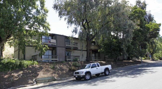 Southampton Apartments in Benicia, CA - Foto de edificio - Building Photo