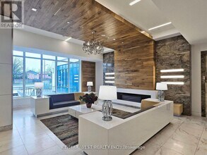 7890 Bathurst St in Vaughan, ON - Building Photo - Building Photo