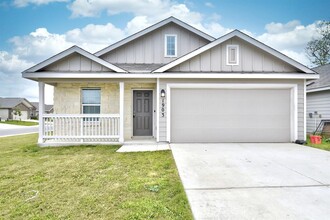 1903 Goldfinch in New Braunfels, TX - Building Photo - Building Photo