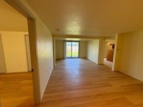 934-938 SW 11th St in Newport, OR - Building Photo - Building Photo