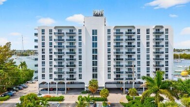 7928 West Dr in North Bay Village, FL - Building Photo - Building Photo