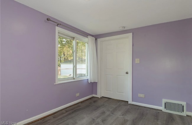 270 W Glendale St in Bedford, OH - Foto de edificio - Building Photo