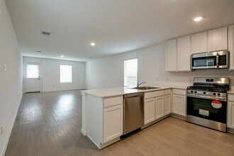 21325 Carosella Dr in New Caney, TX - Building Photo - Building Photo