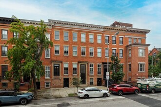 936 N Calvert St in Baltimore, MD - Foto de edificio - Building Photo