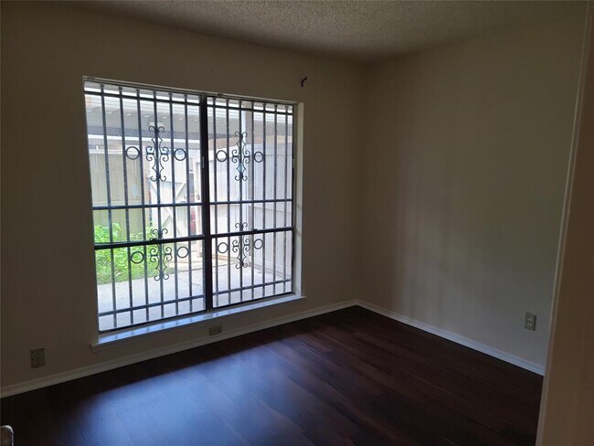 9590 Windswept Ln in Houston, TX - Building Photo - Building Photo
