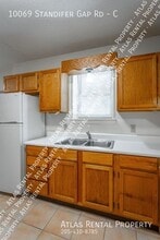 10069 Standifer Gap Rd in Collegedale, TN - Foto de edificio - Building Photo