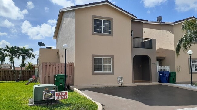 7640 NW 182nd Terrace in Hialeah, FL - Building Photo - Building Photo