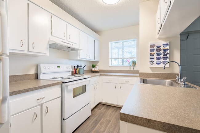 Reserves of Melbourne in Melbourne, FL - Building Photo - Building Photo