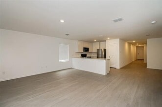 1124 Tufted Dr in Crowley, TX - Foto de edificio - Building Photo