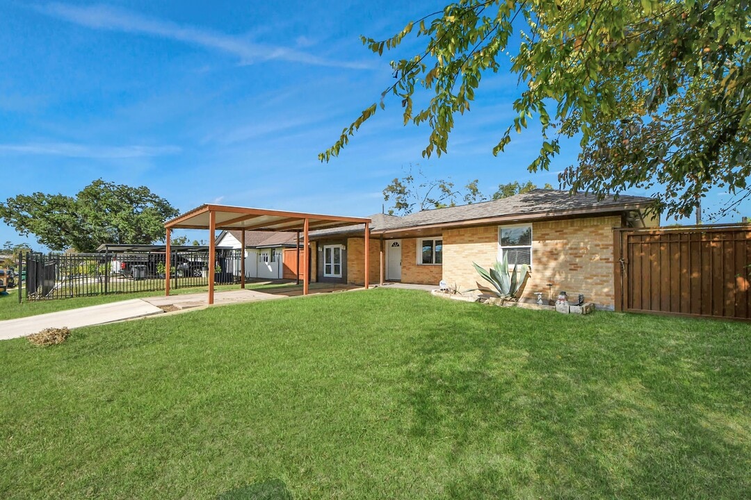 8925 Homewood Ln in Houston, TX - Building Photo