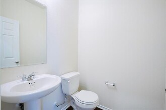 384 Papaya Dr in Mustang Ridge, TX - Building Photo - Building Photo