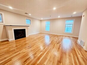 135 Calumet St, Unit 3 in Boston, MA - Building Photo - Building Photo