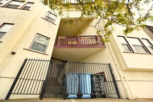 3061-3061 Adeline St in Berkeley, CA - Building Photo