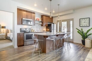 Axio 8400 in Sandy, UT - Building Photo