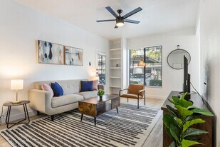 15608 N 71st St in Scottsdale, AZ - Building Photo