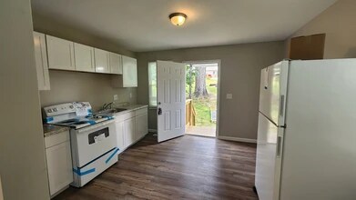 223 Jefferson Ave in Oak Ridge, TN - Foto de edificio - Building Photo