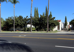 Las Casitas Apartments in Santa Ana, CA - Building Photo - Building Photo