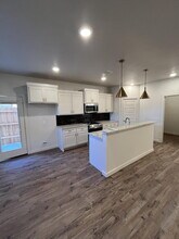 10911 Albany Ave in Lubbock, TX - Building Photo - Building Photo
