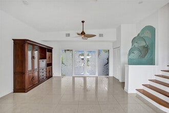 2542 Marathon Ln in Fort Lauderdale, FL - Building Photo - Building Photo