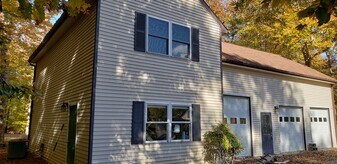 6514 Louisa Road in Keswick, VA - Building Photo