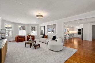 150 Country Club Rd in Newton, MA - Building Photo - Building Photo