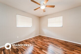 1320 49th Street N in St. Petersburg, FL - Foto de edificio - Building Photo