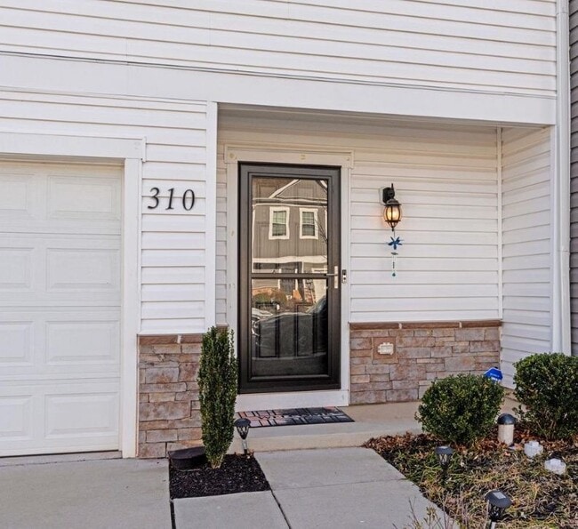 310 Maple Run Dr in York, PA - Building Photo - Building Photo