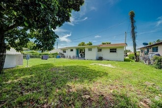 2151 NW 103rd St in Miami, FL - Building Photo - Building Photo