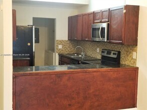 6979 SW 40th St in Miramar, FL - Building Photo - Building Photo