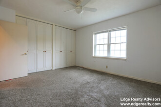 154 Lake Shore Rd, Unit 1 in Boston, MA - Building Photo - Building Photo