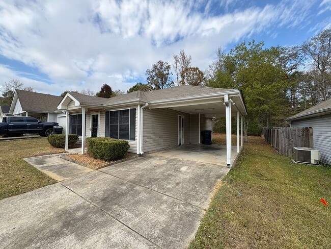 154 Cove Landing in Calera, AL - Building Photo - Building Photo
