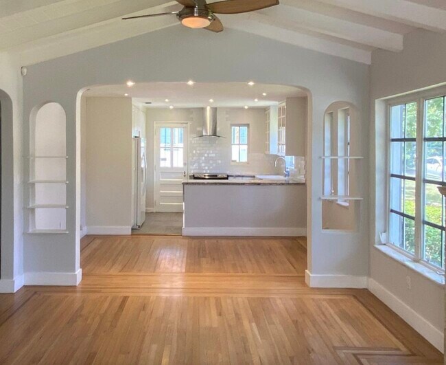 668 NE 72nd Ter in Miami, FL - Building Photo - Building Photo
