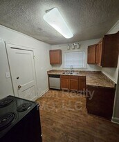 5320 Rockhill Rd in Kansas City, MO - Building Photo