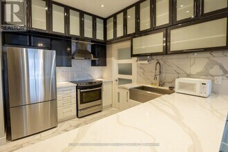 1720 Eglinton Ave E in Toronto, ON - Building Photo - Building Photo