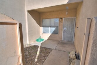 449 Cordova Ave NW in Albuquerque, NM - Building Photo - Building Photo